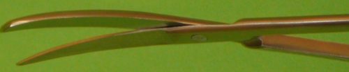 fNabelschere Schere , gebogen spitz/stumpff 14,5 cm