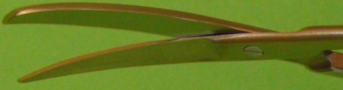 fNabelschere Schere , gebogen spitz/stumpff 14,5 cm